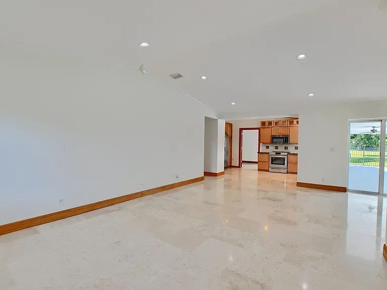 2334 NW Timbercreek Cir — Photo 16