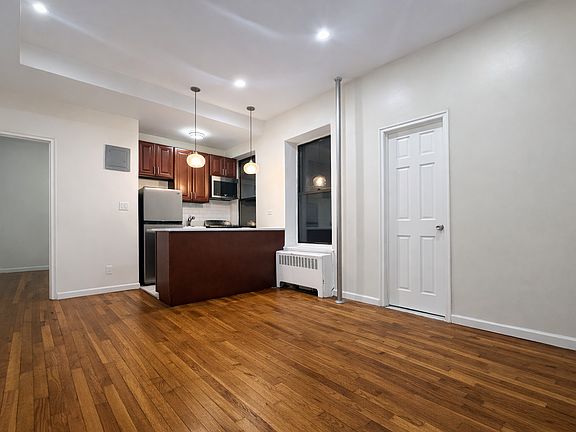 4th image of 240 W 103rd St Unit 21A