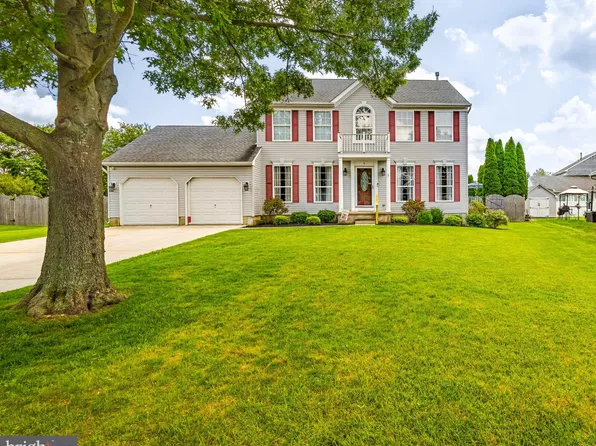 5 Lacy Ct, Clayton, NJ 08312
