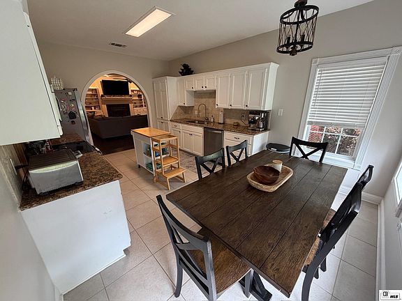 3rd image of 1512 Bonaparte Dr