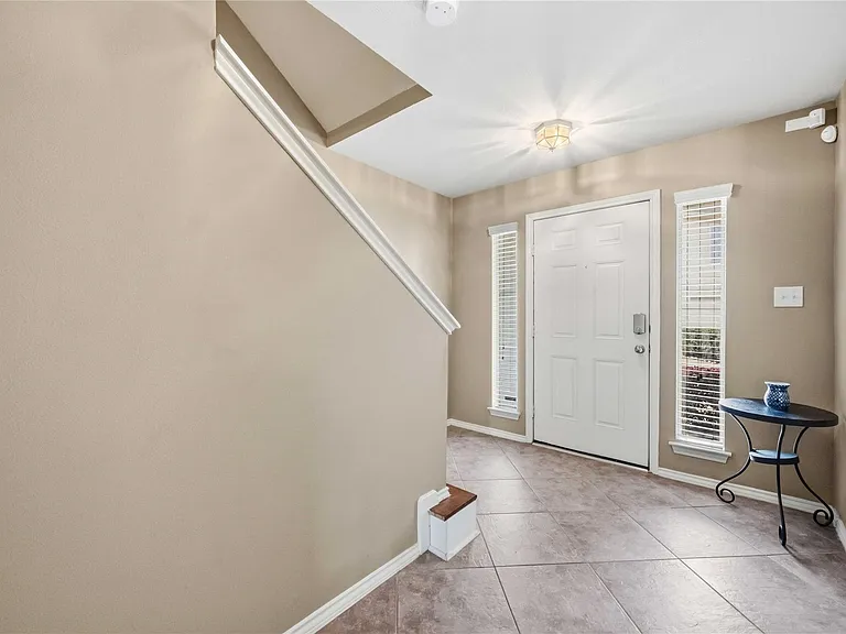 7014 Woodridge Row Dr — Photo 19