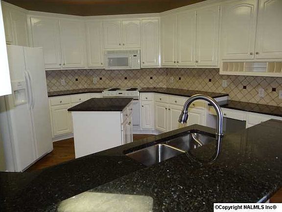 2nd image of 100 Forest Creek Dr
