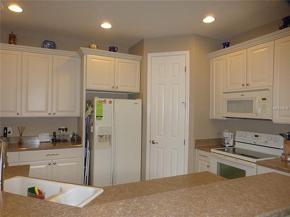 3rd image of 463 Monterey St