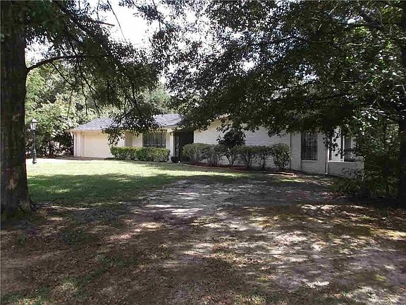 4th image of 610 Mangum Ave