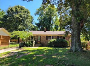 2514 Aster Dr, Greensboro, NC 27401