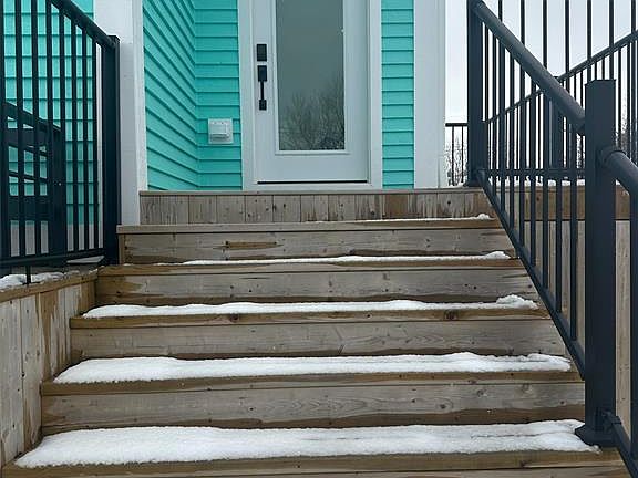 3rd image of 12 Churchill Avenue