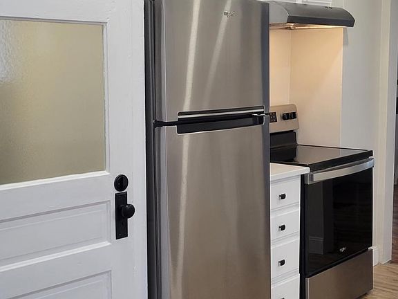 3rd image of 3021 Goodrich St #1