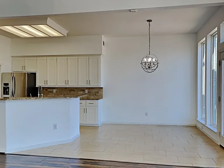 4322 Duck Pond Ln — Photo 10