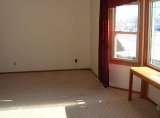 1190 E Elm Rd, Oak Creek, WI 53154