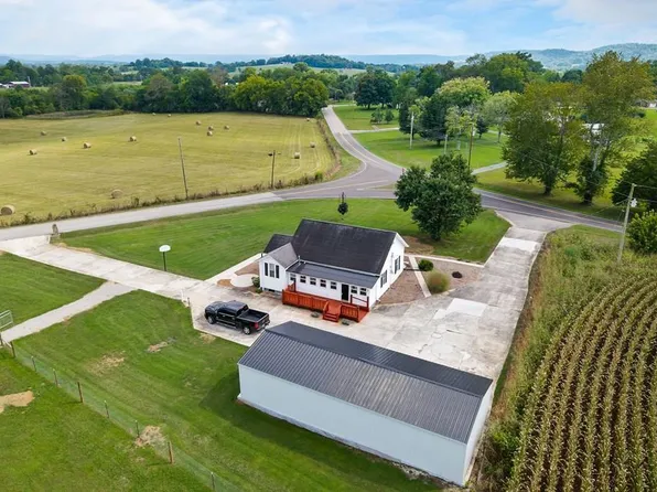 1462 Franks Ferry Rd, Sparta, TN 38583