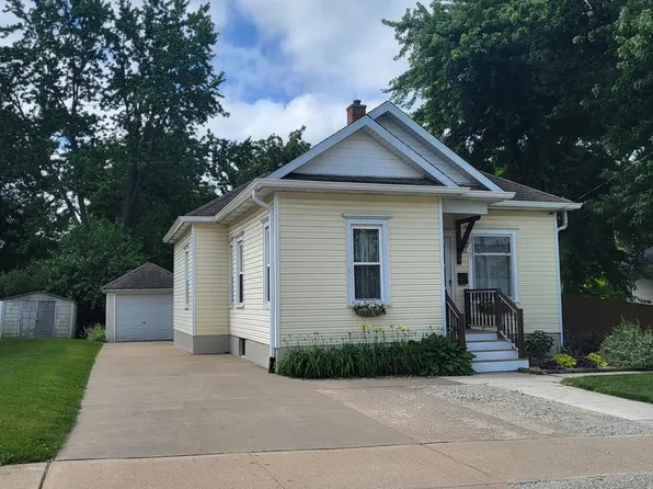 107 E 1st St, Streator, IL 61364