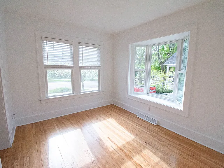 801 6th Ave SW — Photo 12