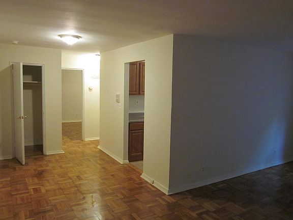 2nd image of 560 Warburton Ave APT 1A