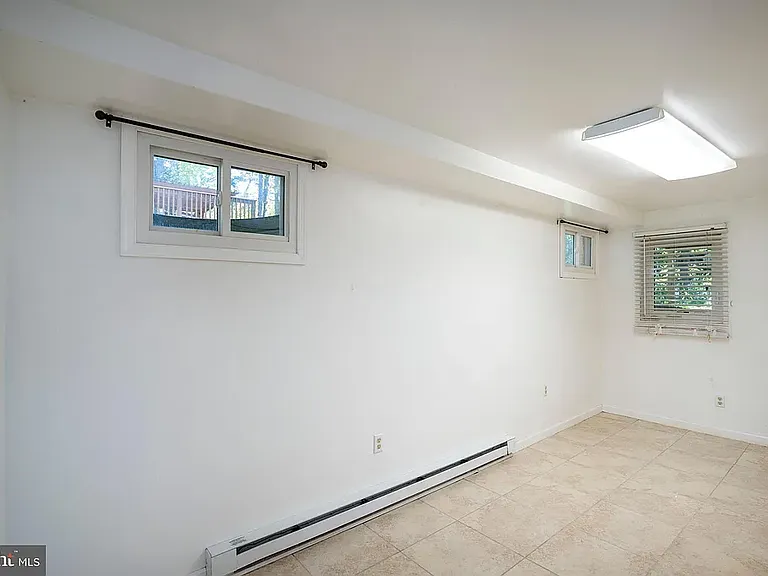 936 Taylor St #1/2 — Photo 10