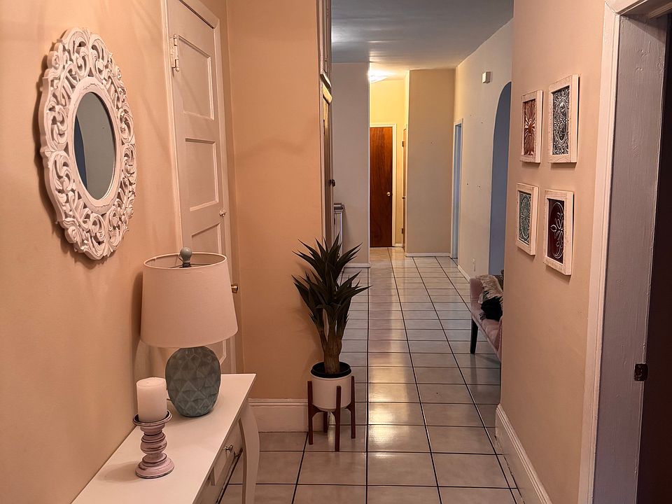 1st image of 269 Rich Ave Floor 1
