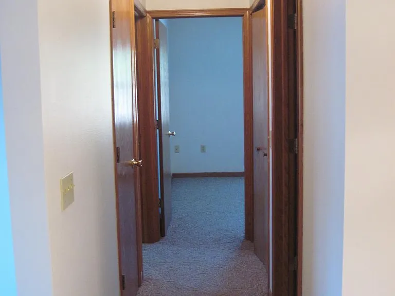 1118 Mark Ave — Photo 3