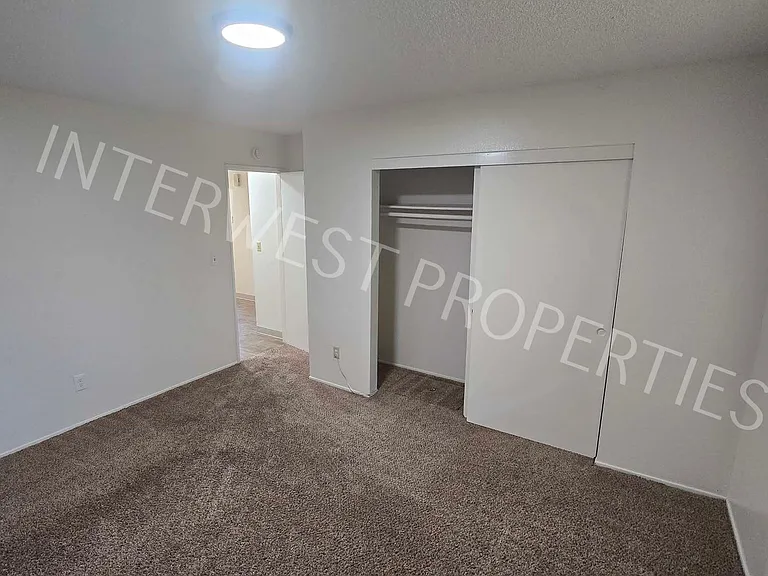 Canterbury Terrace Apartments — Photo 17