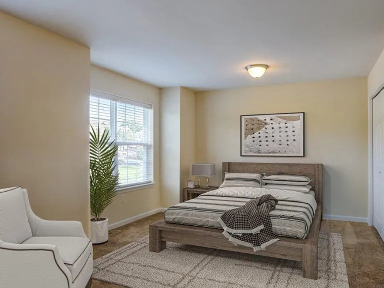 Emerald Pointe Townhomes — Photo 8