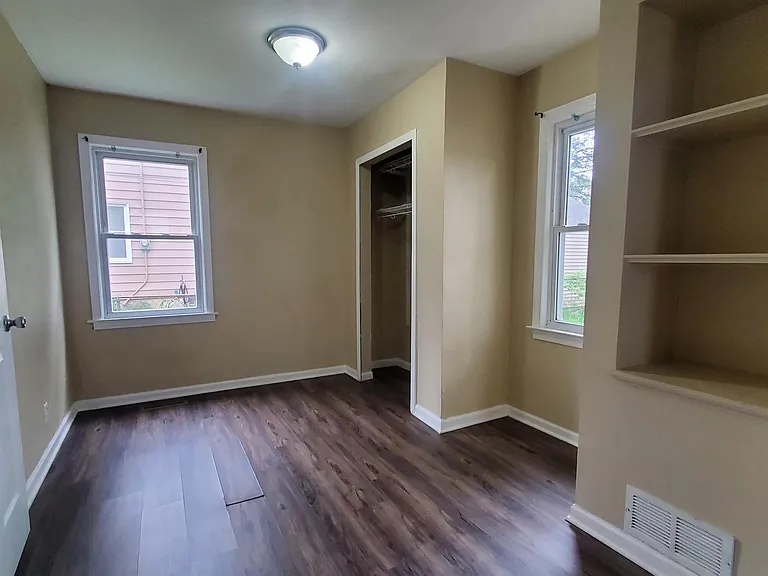 520 Burroughs Ave — Photo 20