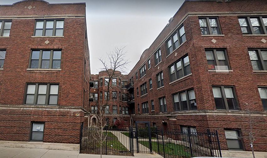 1st image of 1048 W Catalpa Ave APT 3