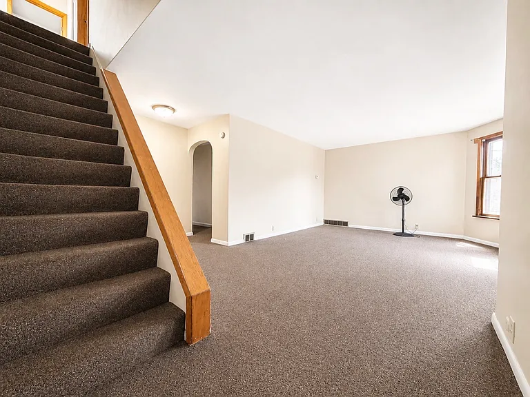16 Highland Ave #2 — Photo 17