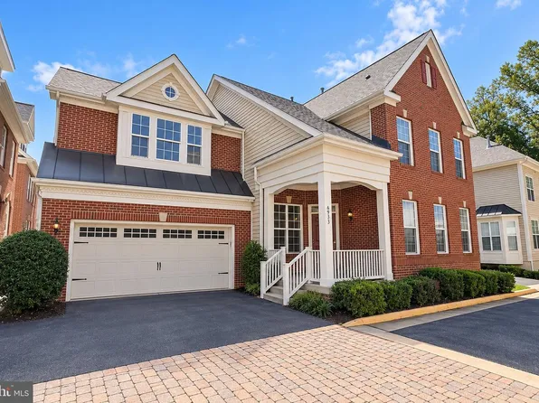 6933 Cove Inlet Ct, Fort Belvoir, VA 22060