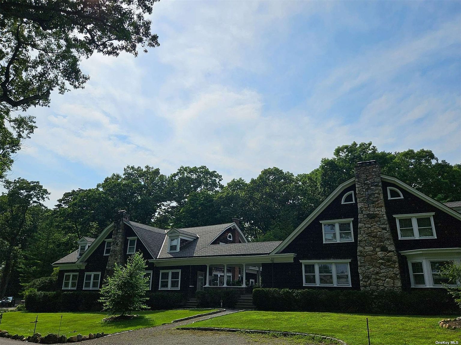 208 Wheatley Rd, Old Westbury, NY 11568 | Zillow