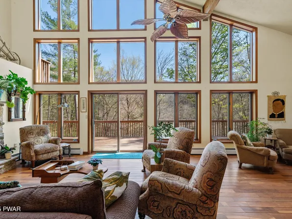 216 Cortese Rd, Beach Lake, PA 18405