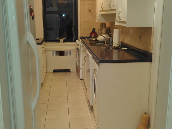 4th image of 3 Town House Pl APT 2h