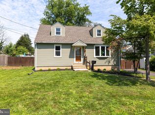 552 Continental Rd, Hatboro, PA 19040