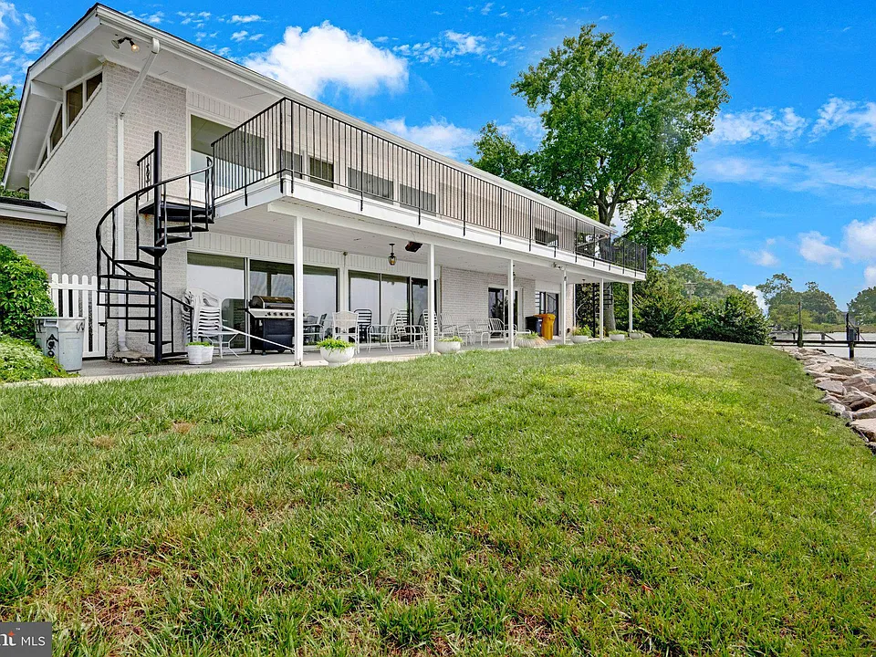 1323 Magnolia Ave