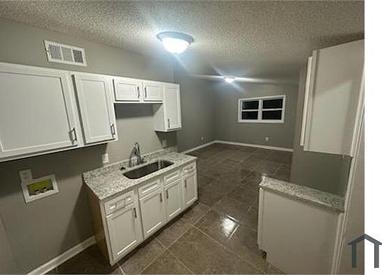 2nd image of 658 Gainsville Ave