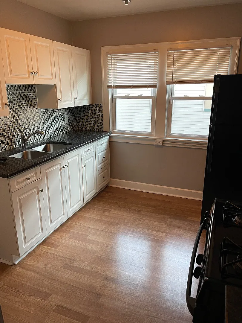 2243 Northland Avenue - Upstairs — Photo 3