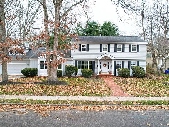 2nd image of 214 Belhaven Ave