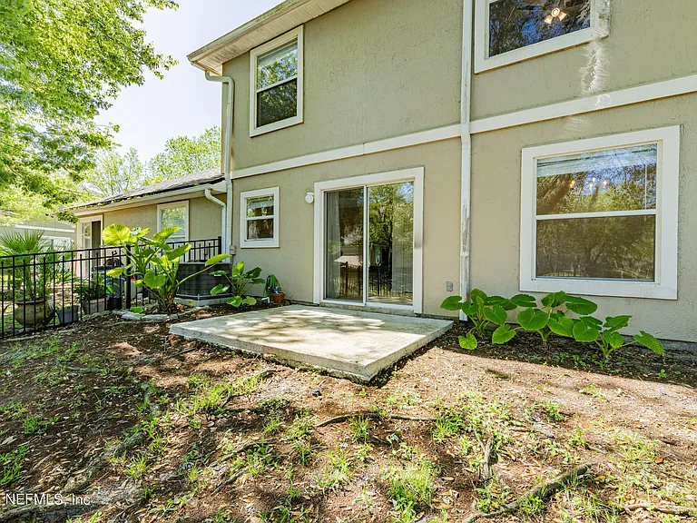 1630 Vineland Cir #B — Photo 32