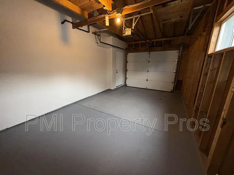 8148 S 88th St — Photo 33