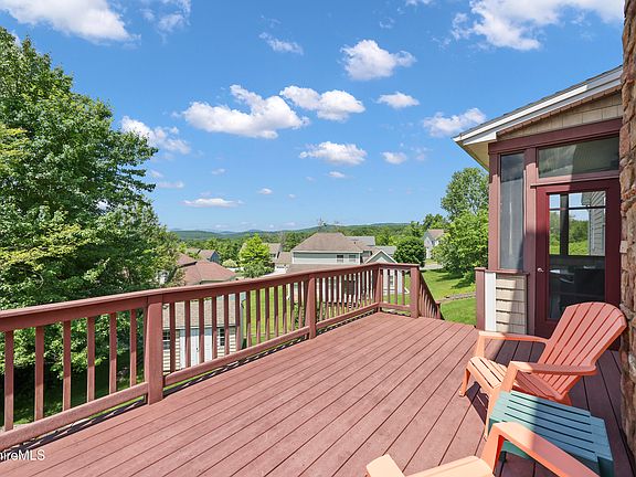 3rd image of 127 Pinecrest Dr