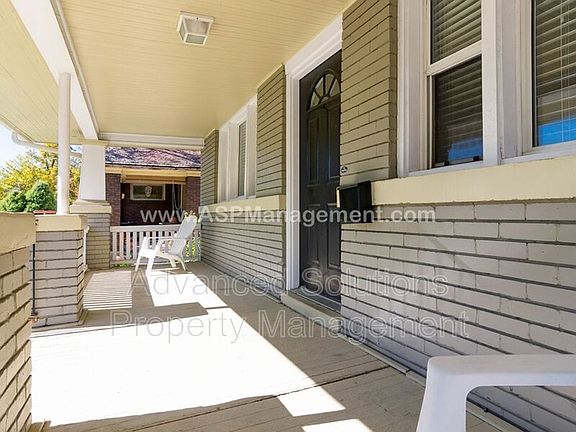 2nd image of 1475 E Kensington Ave