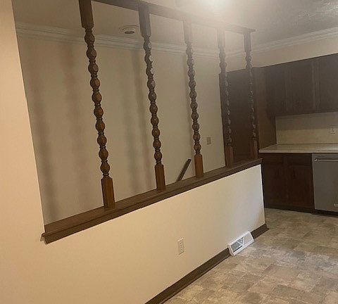 5th image of 6218 Island Dr NW