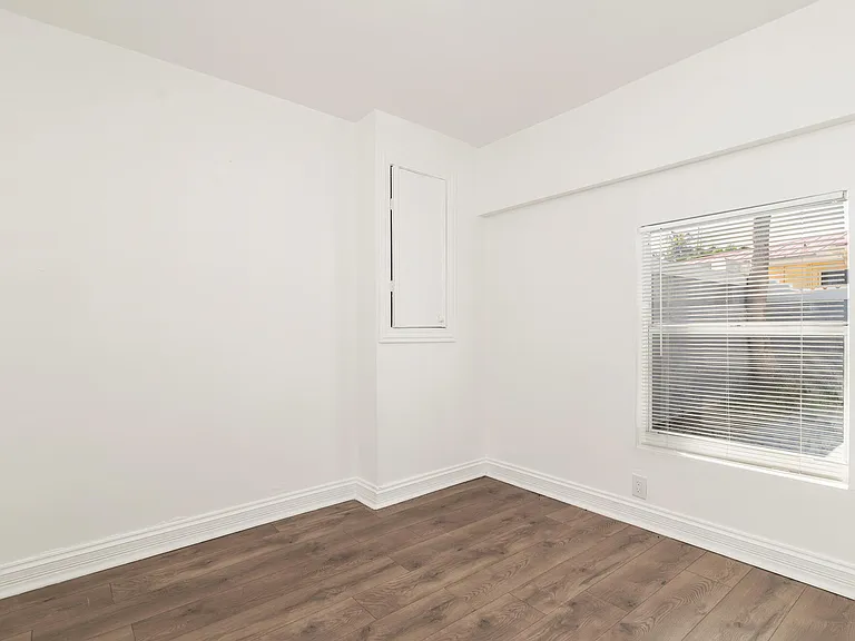 3517 N Flagler Dr — Photo 30