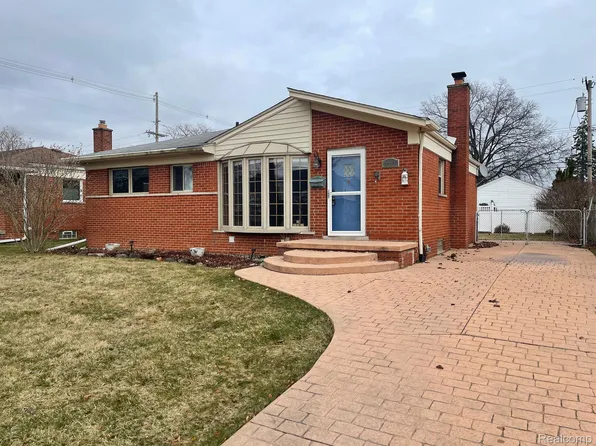 2217 Newman St, Trenton, MI 48183