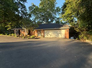 2557 Charing Rd, Columbus, OH 43221