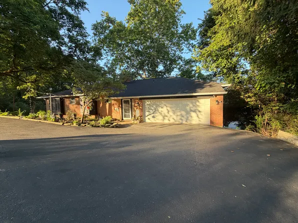 2557 Charing Rd, Columbus, OH 43221