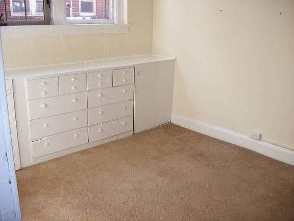 Built in drawers; bedroom
