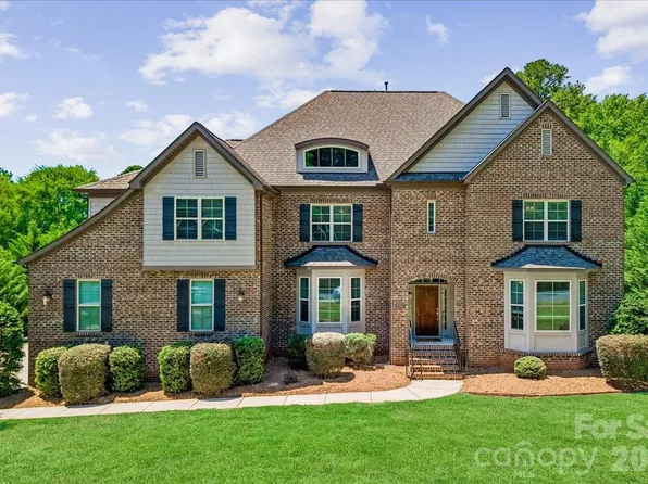 836 Elizabeth Ln, Matthews, NC 28105
