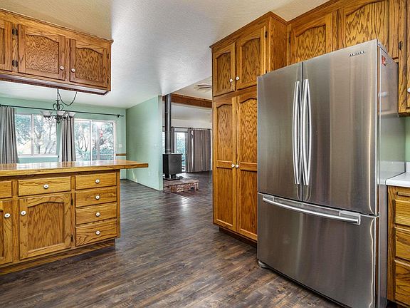 5th image of 17980 Chapel Hill Ct