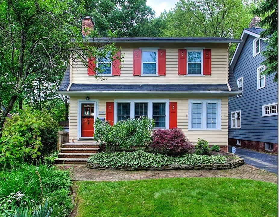 1st image of 2233 Maplewood Rd