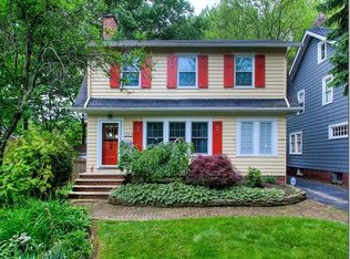 2233 Maplewood Rd, Cleveland Heights, OH 44118