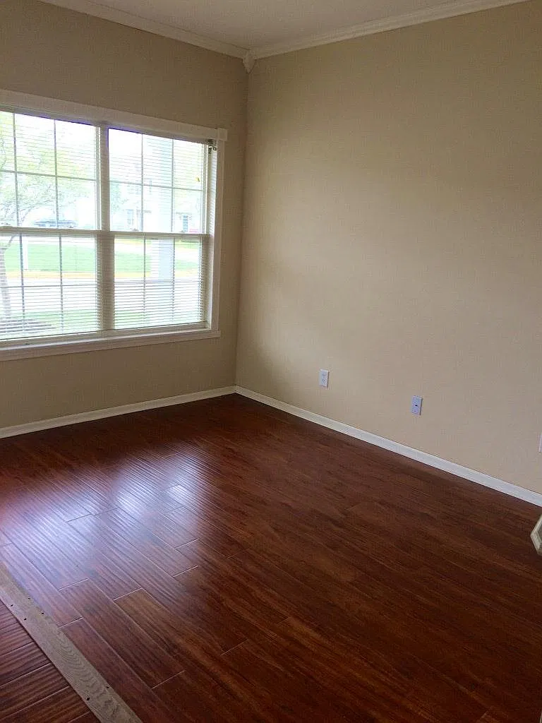 484 Fullers Circle — Photo 2