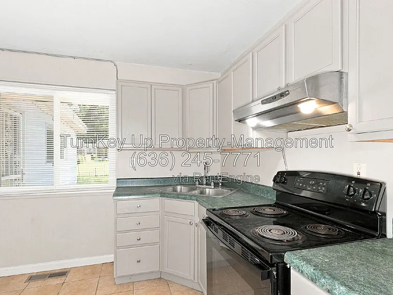 840 Lebon Dr — Photo 3